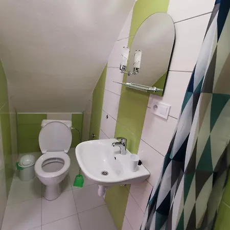 Bernath ゲストハウス *