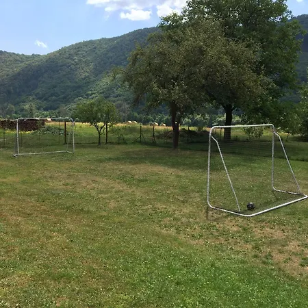 Bernath ゲストハウス *